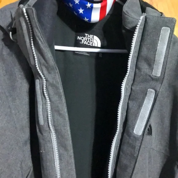The North Face Jacket - Picture 4 of 9